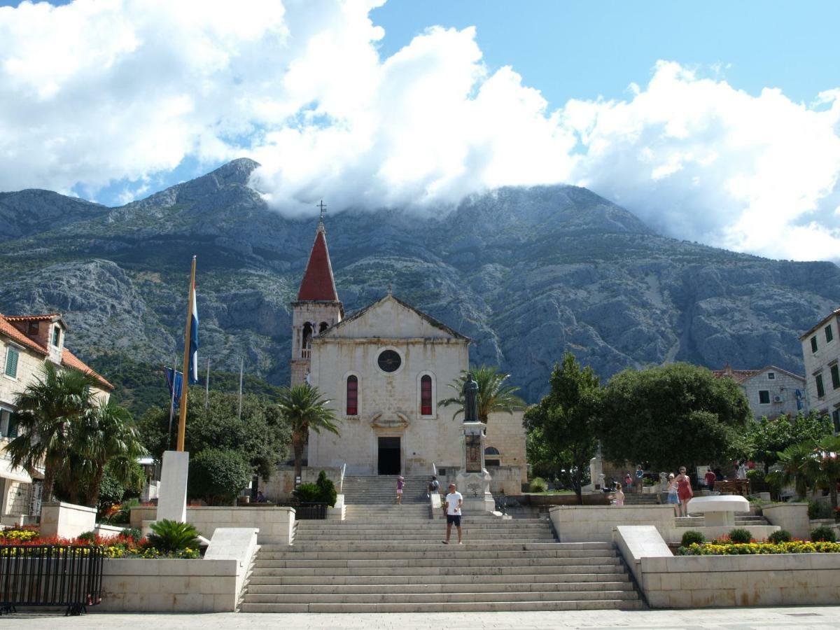 Apartments And Room Nevenka Makarska Eksteriør billede