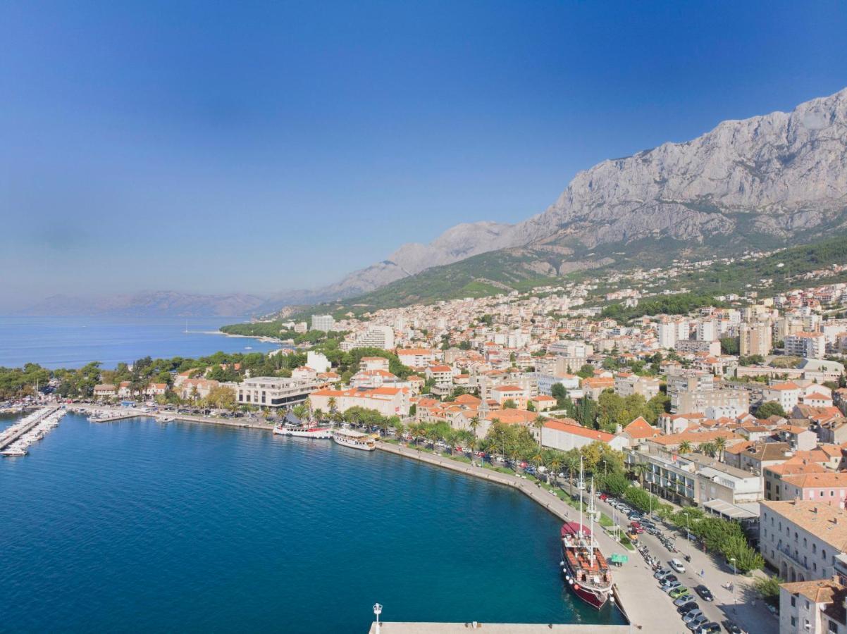 Apartments And Room Nevenka Makarska Eksteriør billede